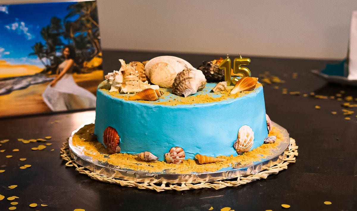 Order birthday cake delivery