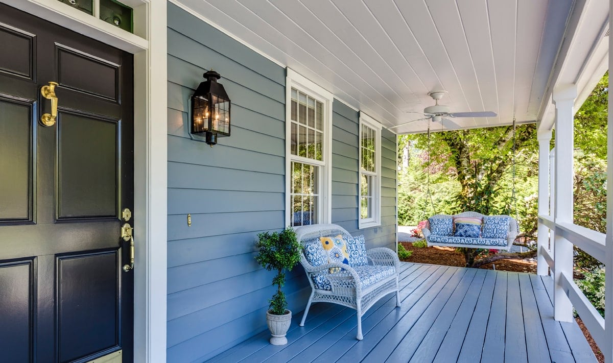4 Incredible Benefits of Hiring Professional Painters to Paint Your House