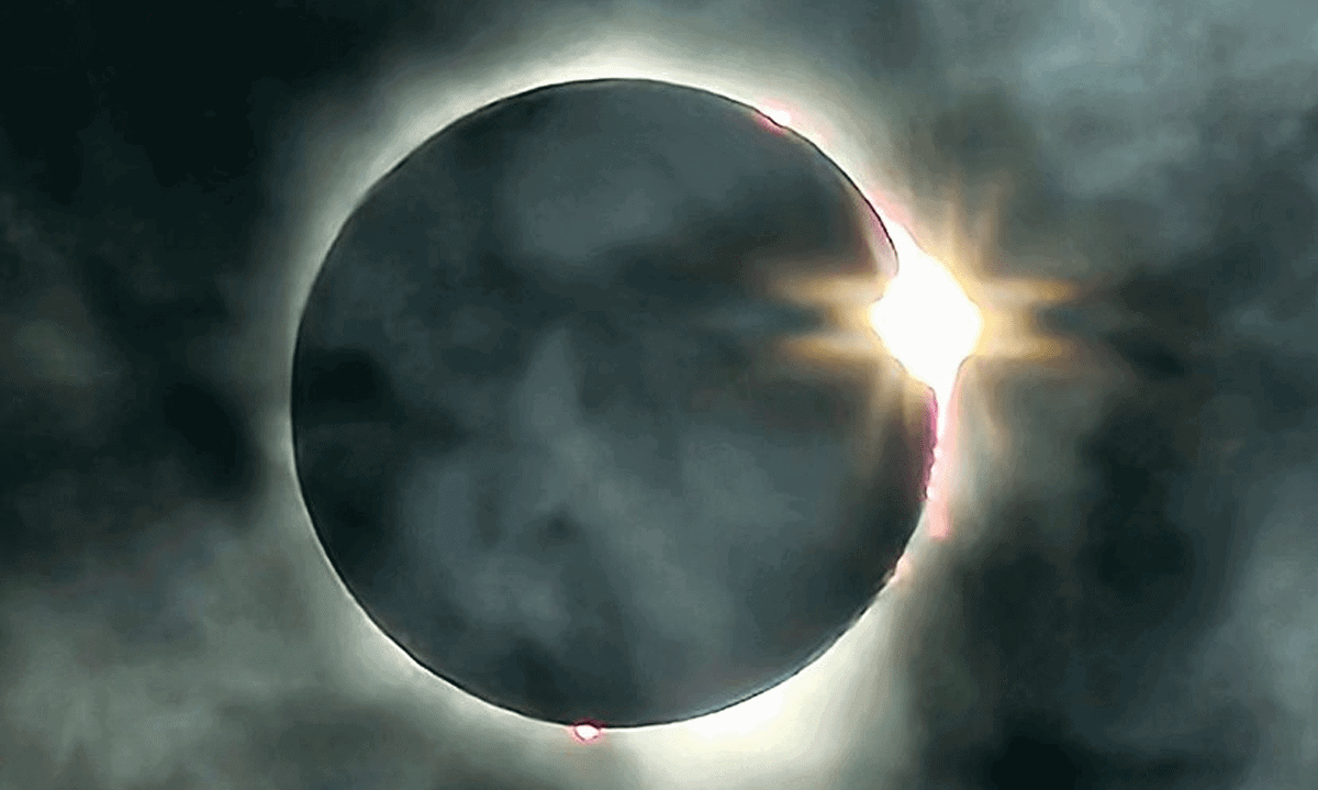 Total solar eclipse has Ontarians gazing skyward in awe