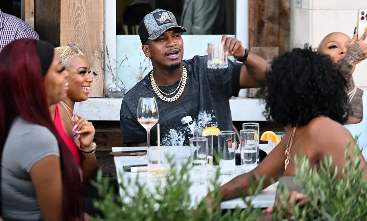 Ne-Yo is seen on September 10, 2025 in Los Angeles, California with his girlfriends