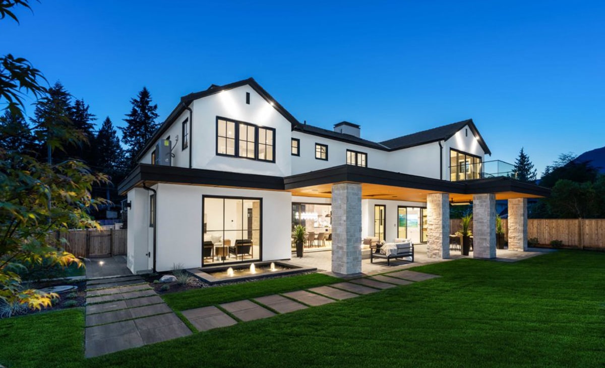 Modern Canadian Farmhouses: 5 Common Elements