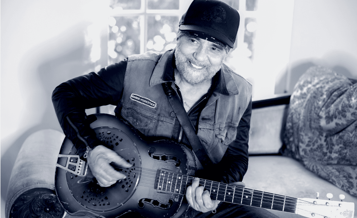 Legendary Canadian songwriter, producer Daniel Lanois releases new album