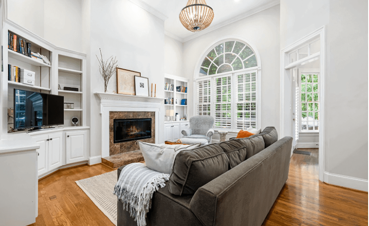 The Tech Behind the Comfort: Why Heat Pumps Are the New Standard for Modern Living