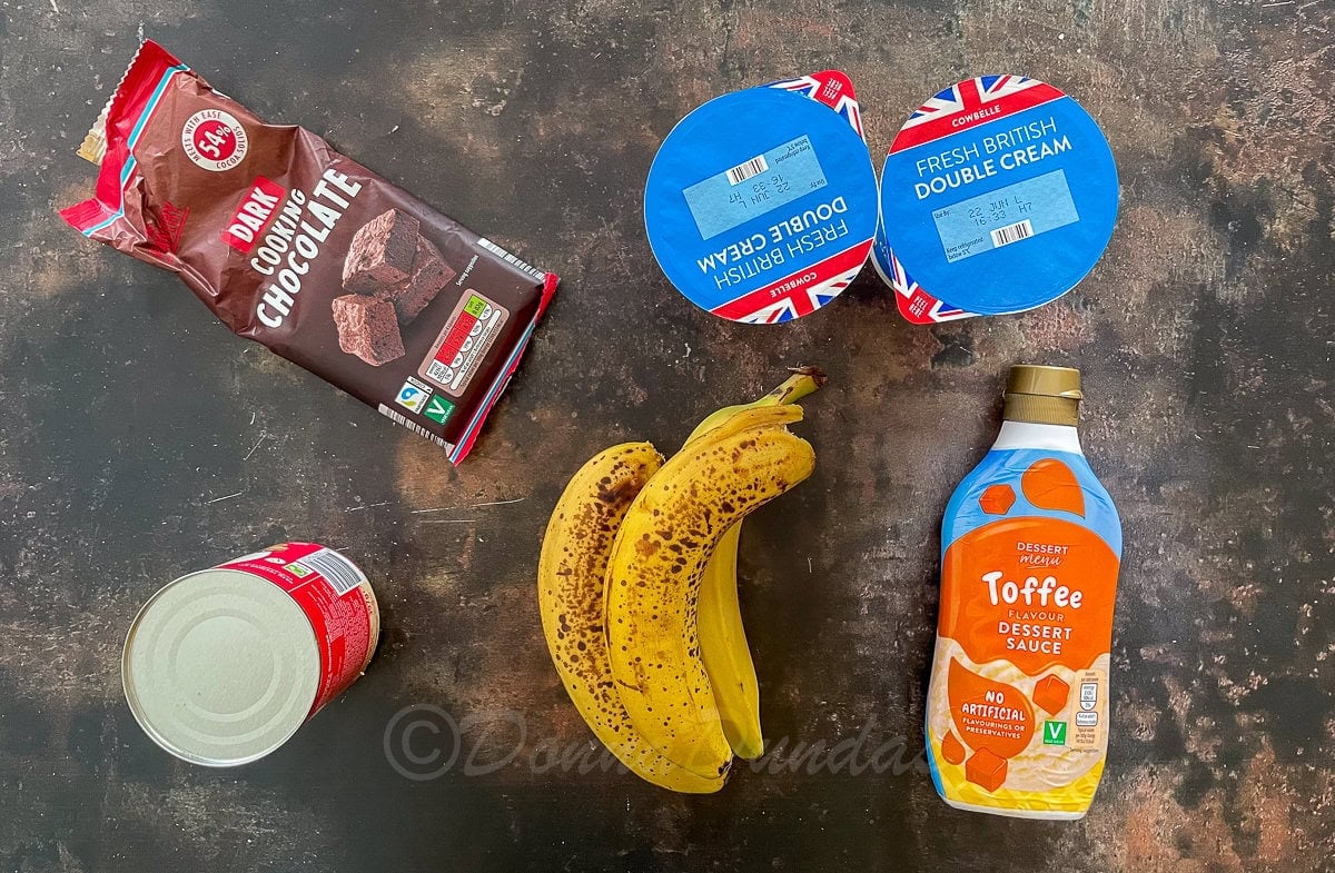 ingredients for banoffee ice cream.