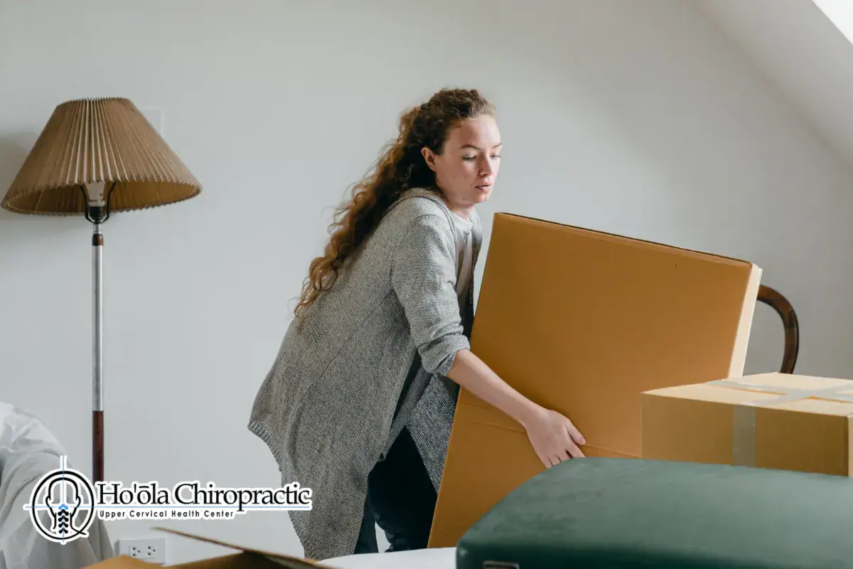 How Heavy Lifting Injures Your Back