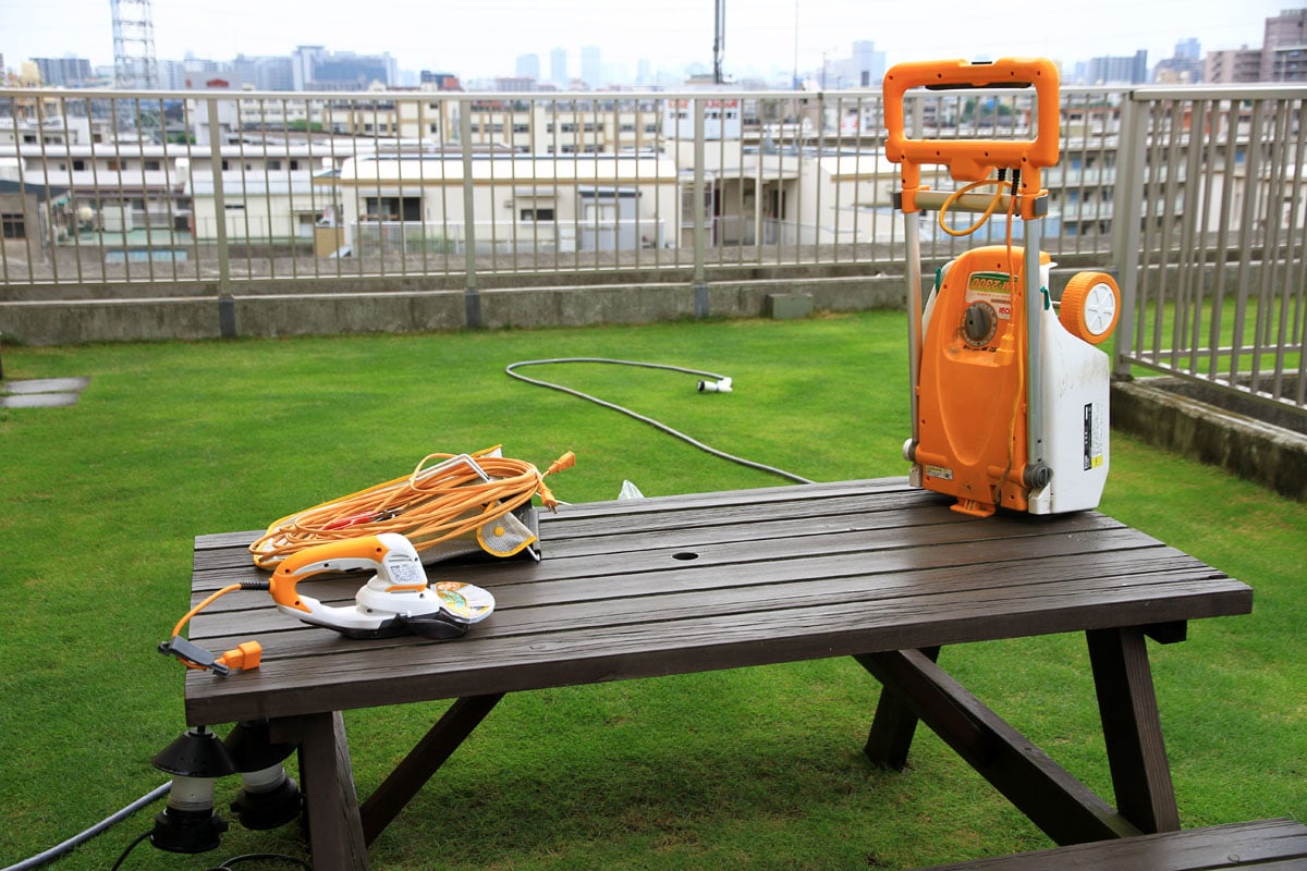 I love the smell of lawn in the morning