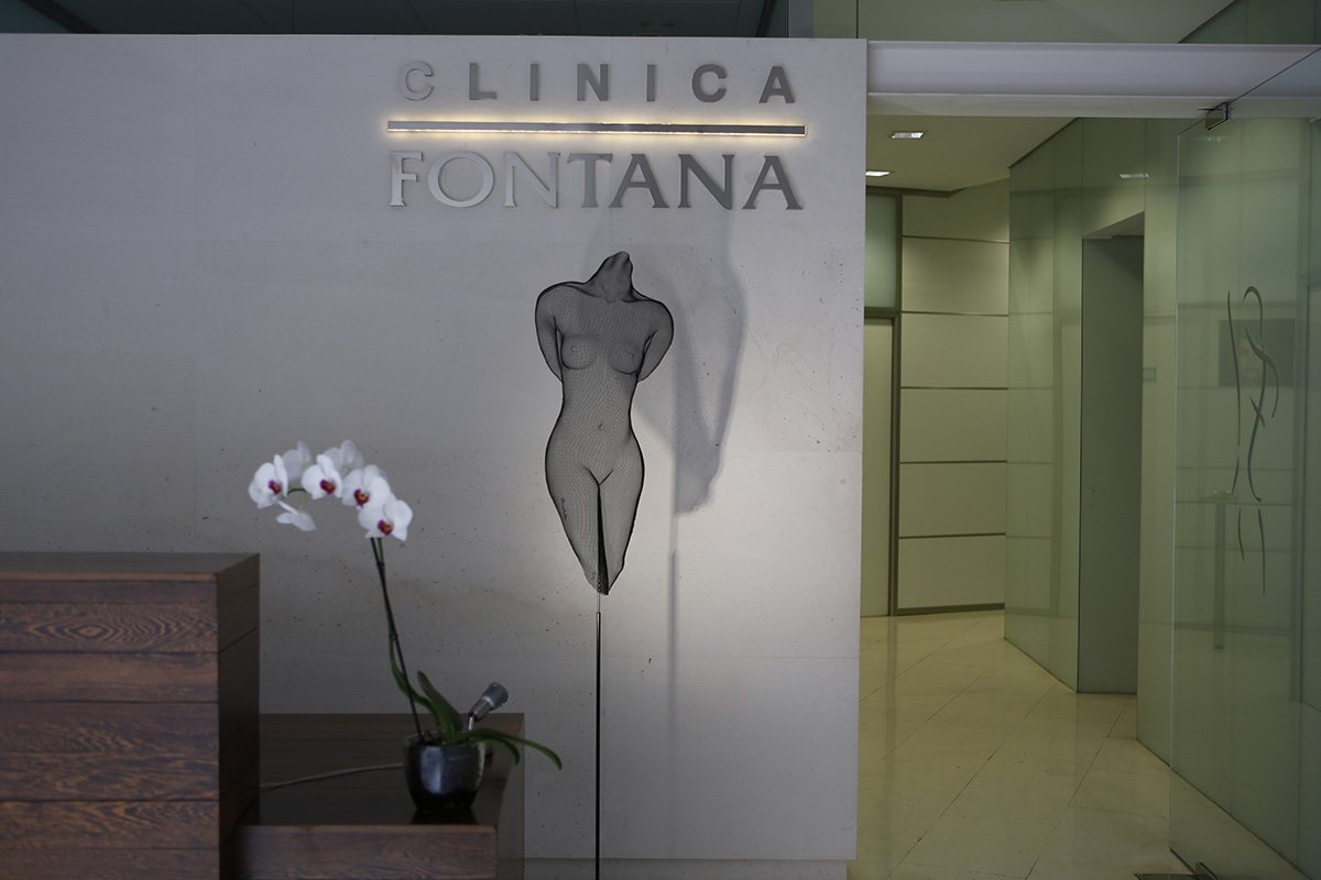 Reception desk at Hospital Clínica Fontana