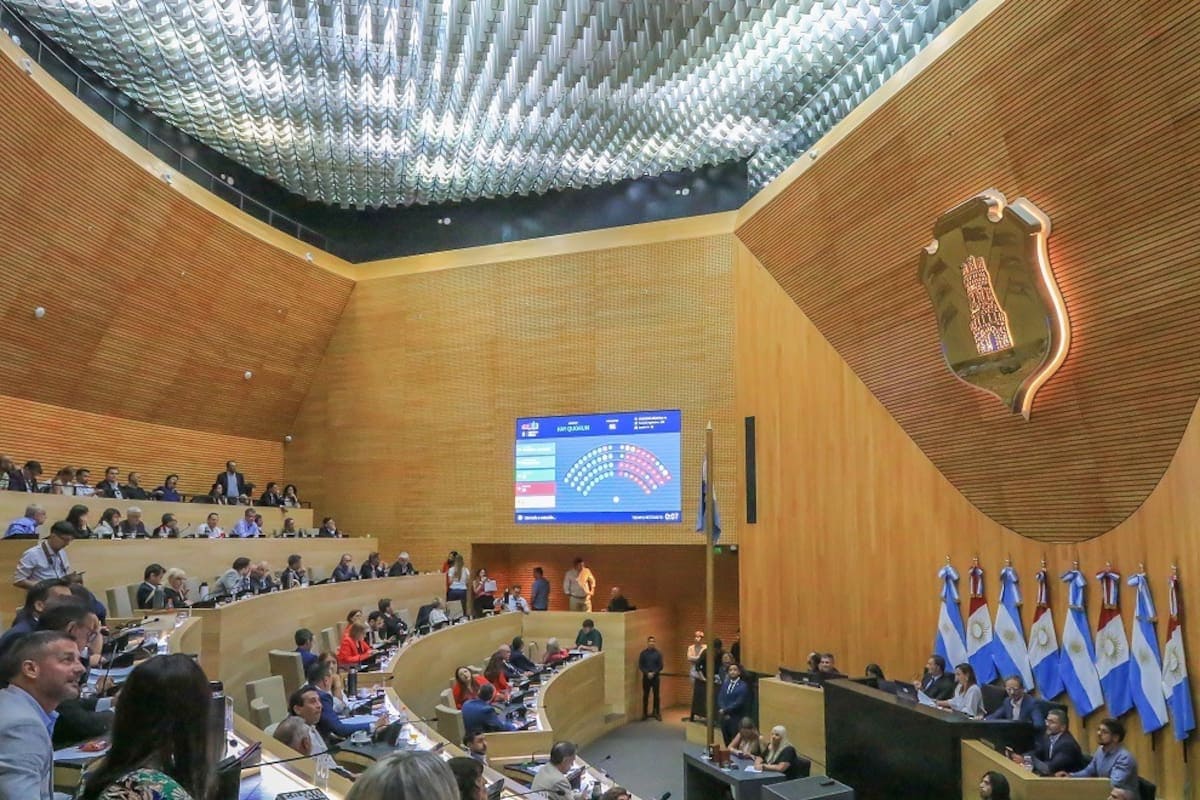 Irregularidades y causas judiciales complican la gestión de la Legislatura de Córdoba