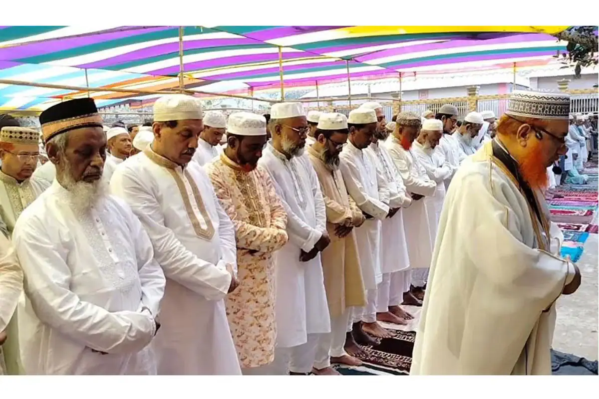 নরসিংদীতে ঈদুল ফিতরের নামাজ আদায়
