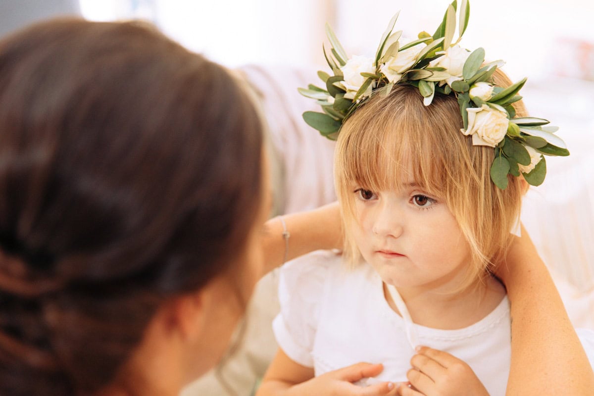 bridesmaid getting ready at eshott hall