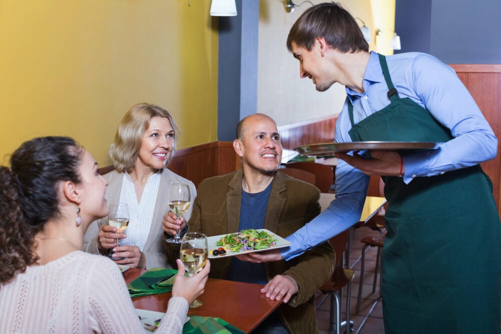 飲食店のバイトに合う人の特徴