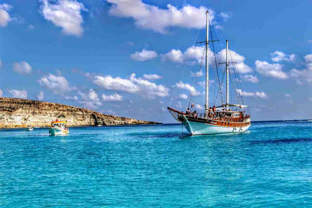 Il giro in barca è tra le cose da fare a Lampedusa