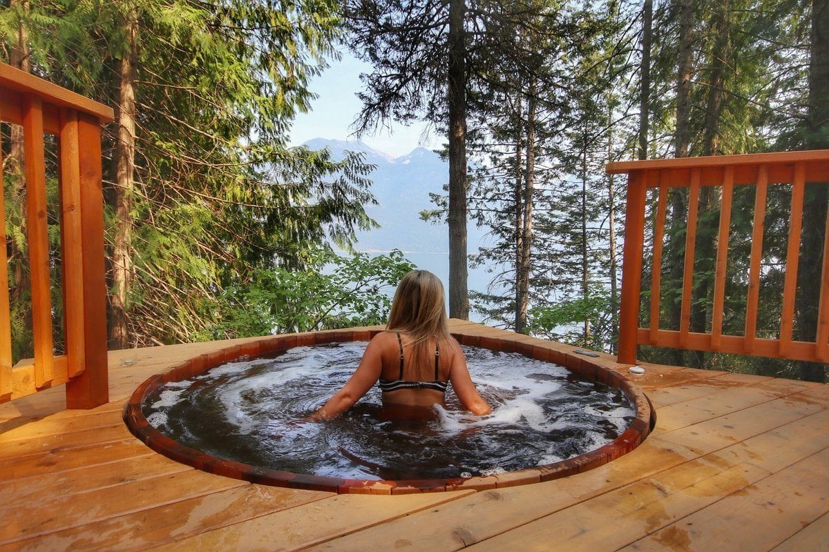 A hot tub at The Sentinal near Kaslo in Kootenays BC