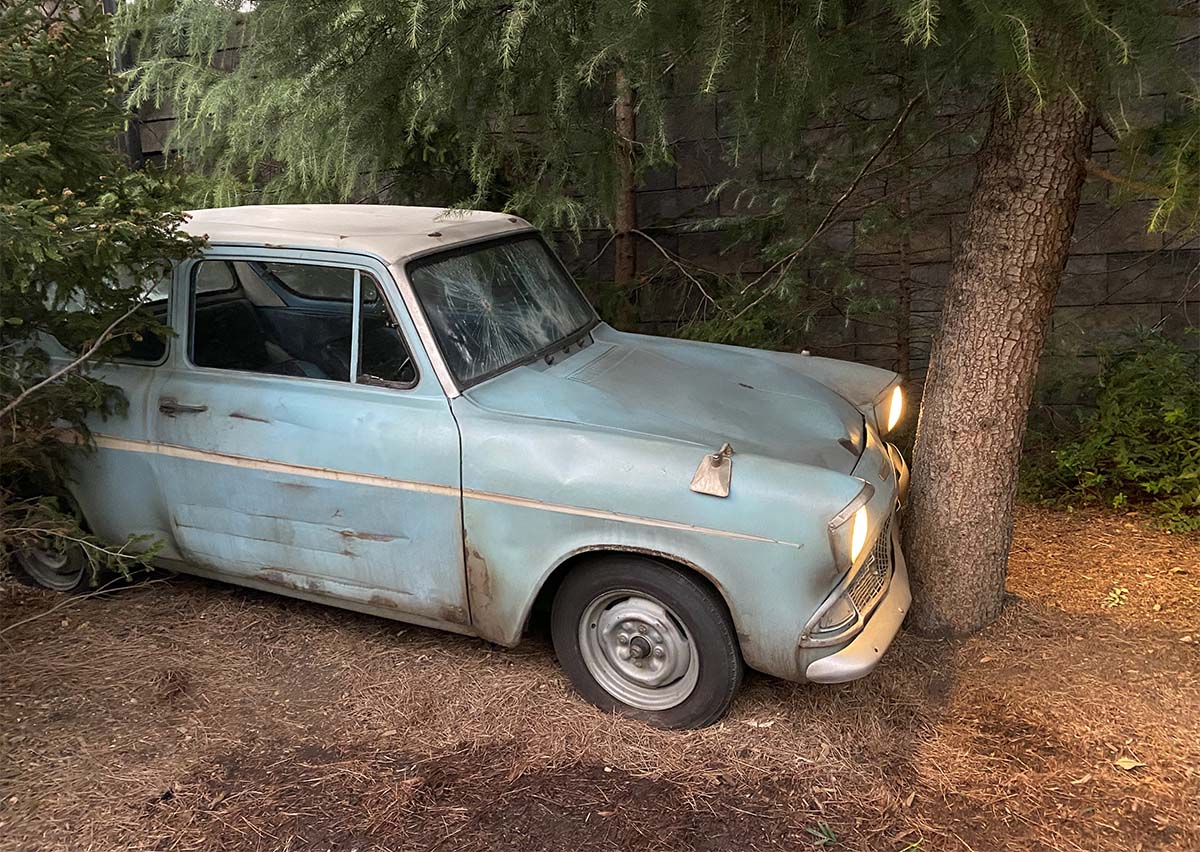 Ron's Car: Flying Ford Anglia