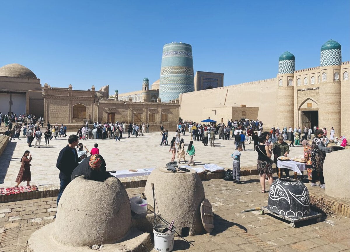 market square in uzbekistsan