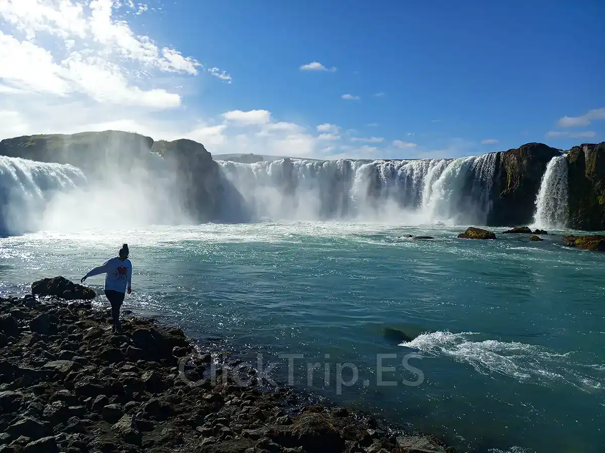 Ruta circular de 10 días por Islandia con niños_Godafoss_ClickTrip Qué ver en Islandia en 10 días con niños: ruta en coche completa_Godafoss_ClickTrip