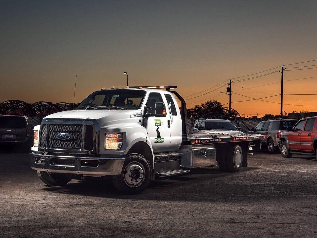 Freeway Towing flatbed tow truck in Phoenix, Arizona