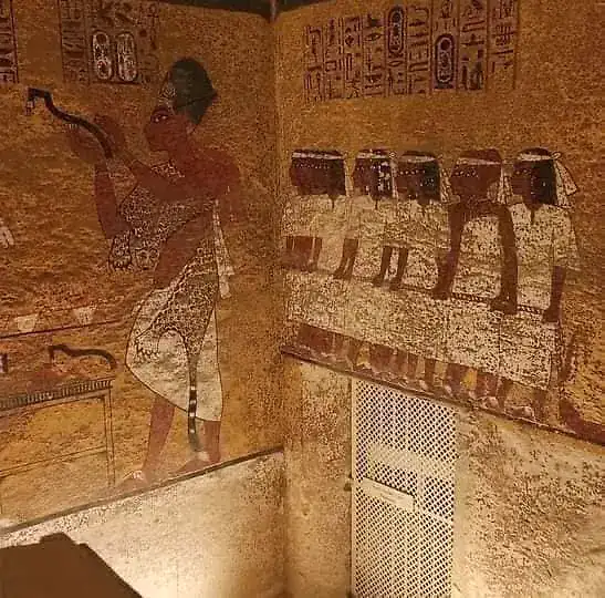 Painted wall scene inside Tutankhamun tomb