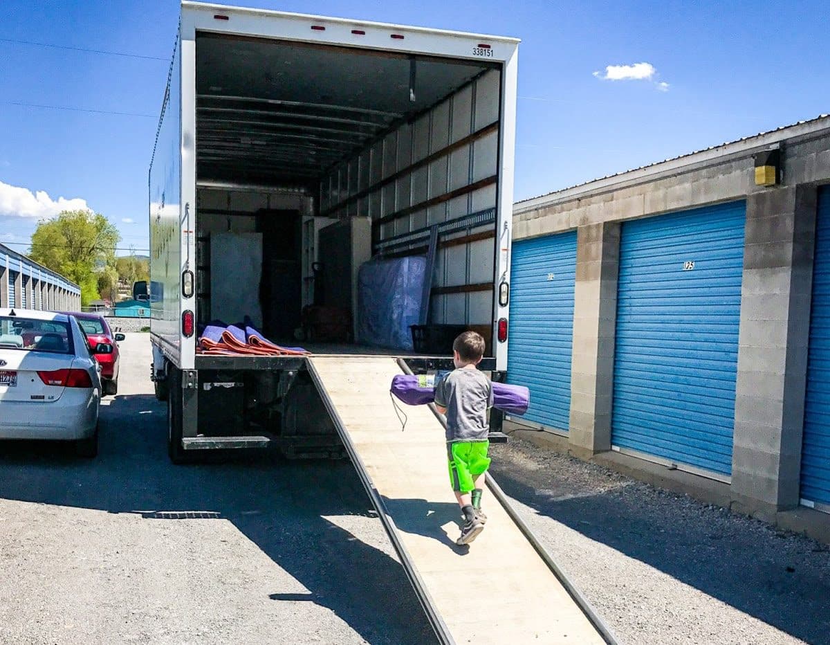 moving with kids blog cover