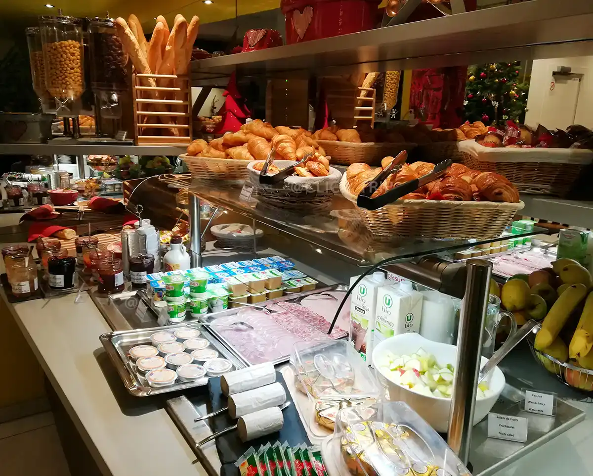 Desayuno Buffet libre | Colmar Hotel