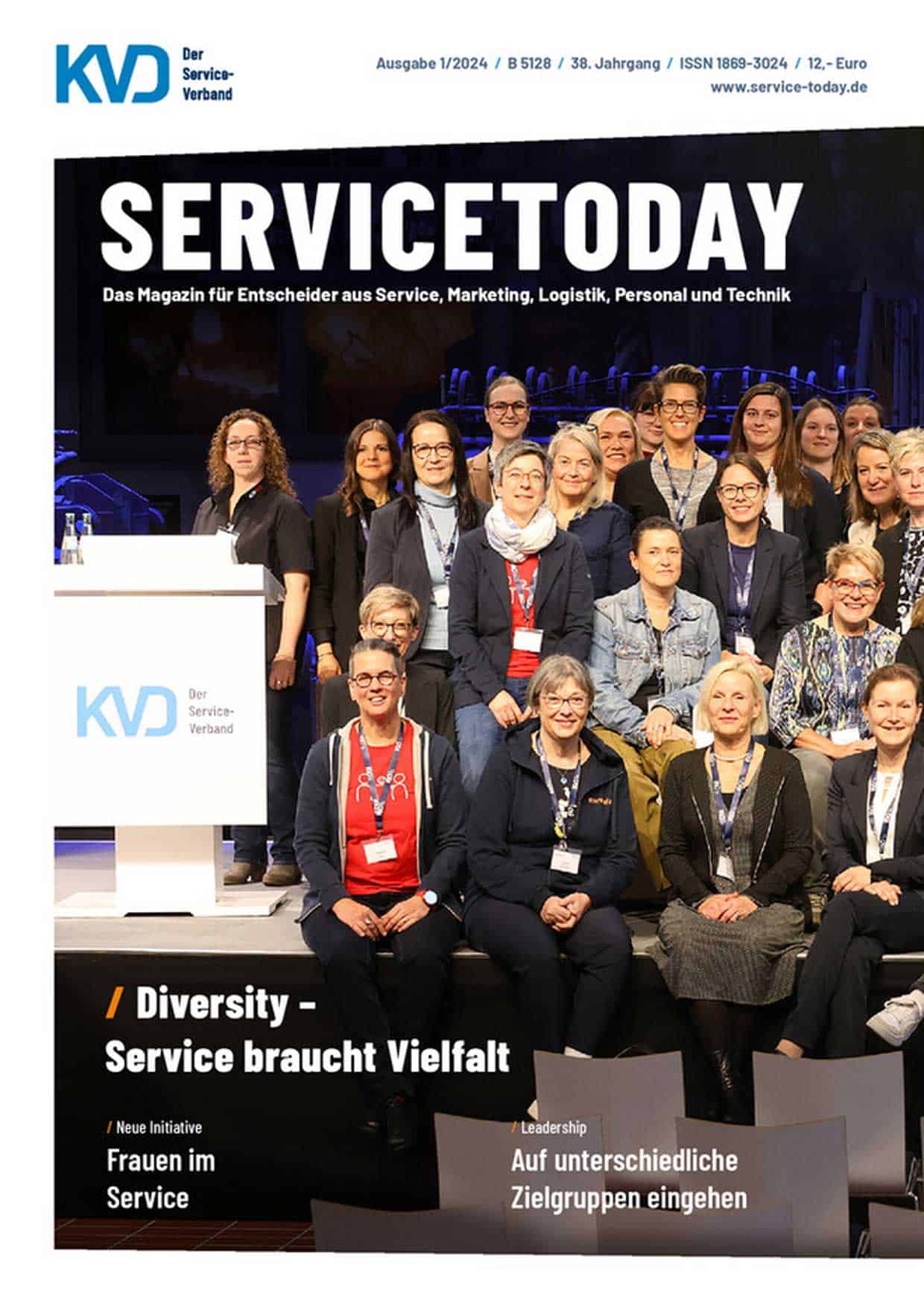 Innovative Service Day Karlsruhe Gruppenfoto beim Service Day Karlsruhe mit Fachleuten aus Service, Marketing und Logistik.