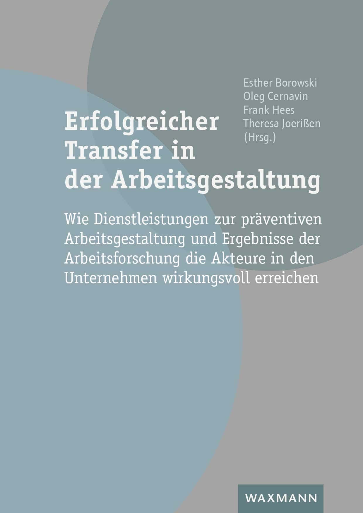 Besucher bei der itb Karlsruhe Messe, Networking und Branchenpräsentation.