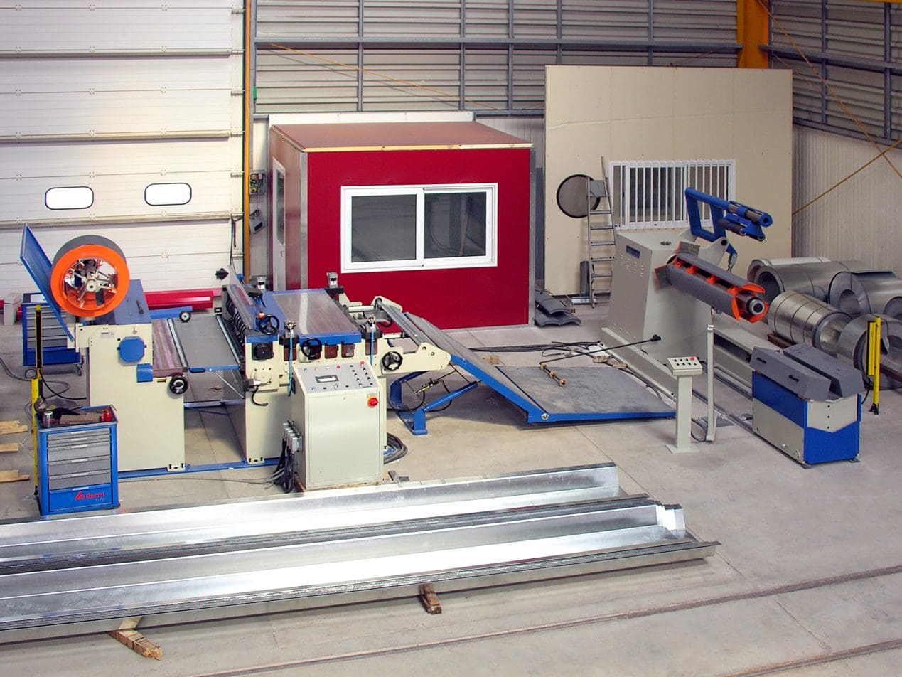 Metal sheet cut-to length and slitting line