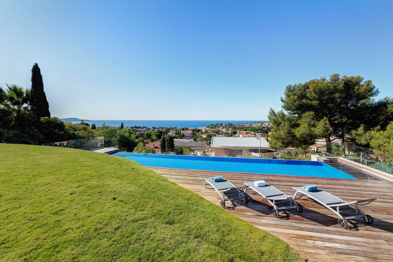 Piscine privée appartement de luxe à Carqueiranne