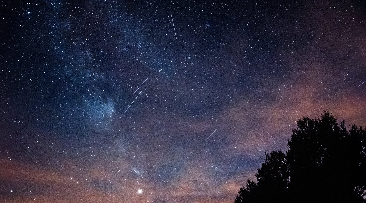 Incredible Stargazing in August: Perseids, Sturgeon Supermoon, Jupiter and Mars