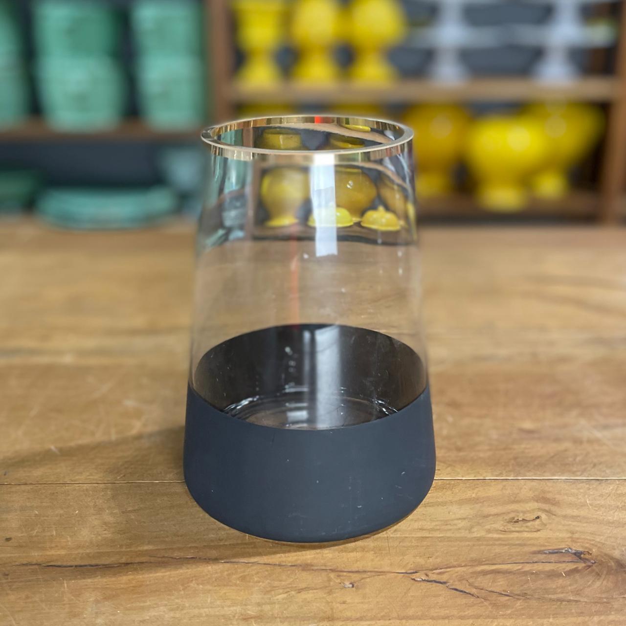 VASO CONE VIDRO COM BORDA PRETO E DOURADA