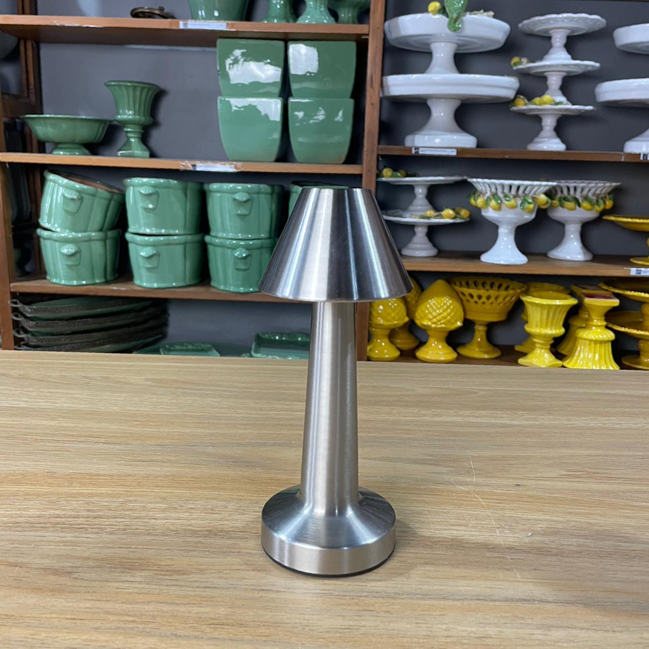 ABAJUR DE MESA LED PRATEADO
