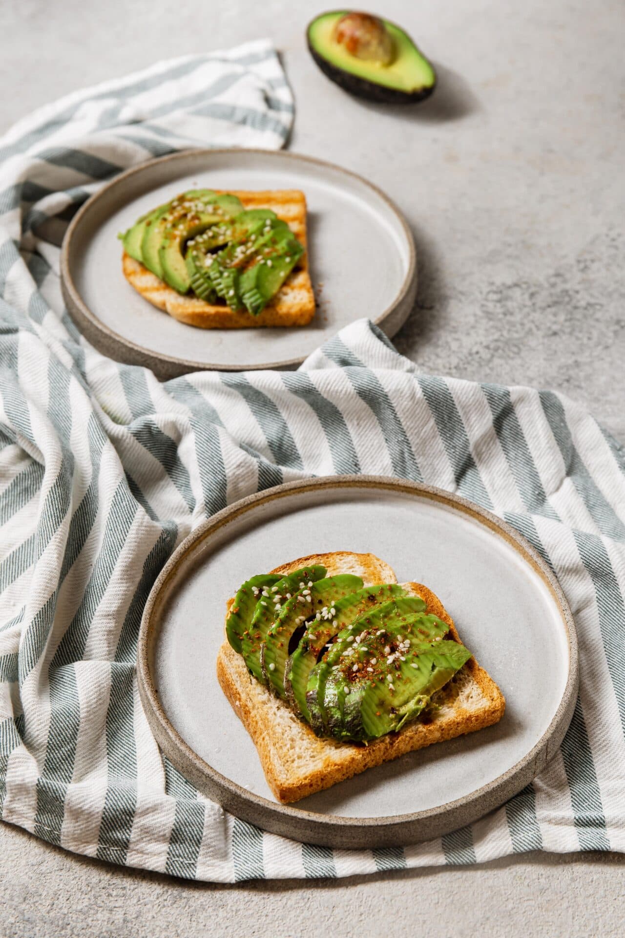 tostada con aguacate