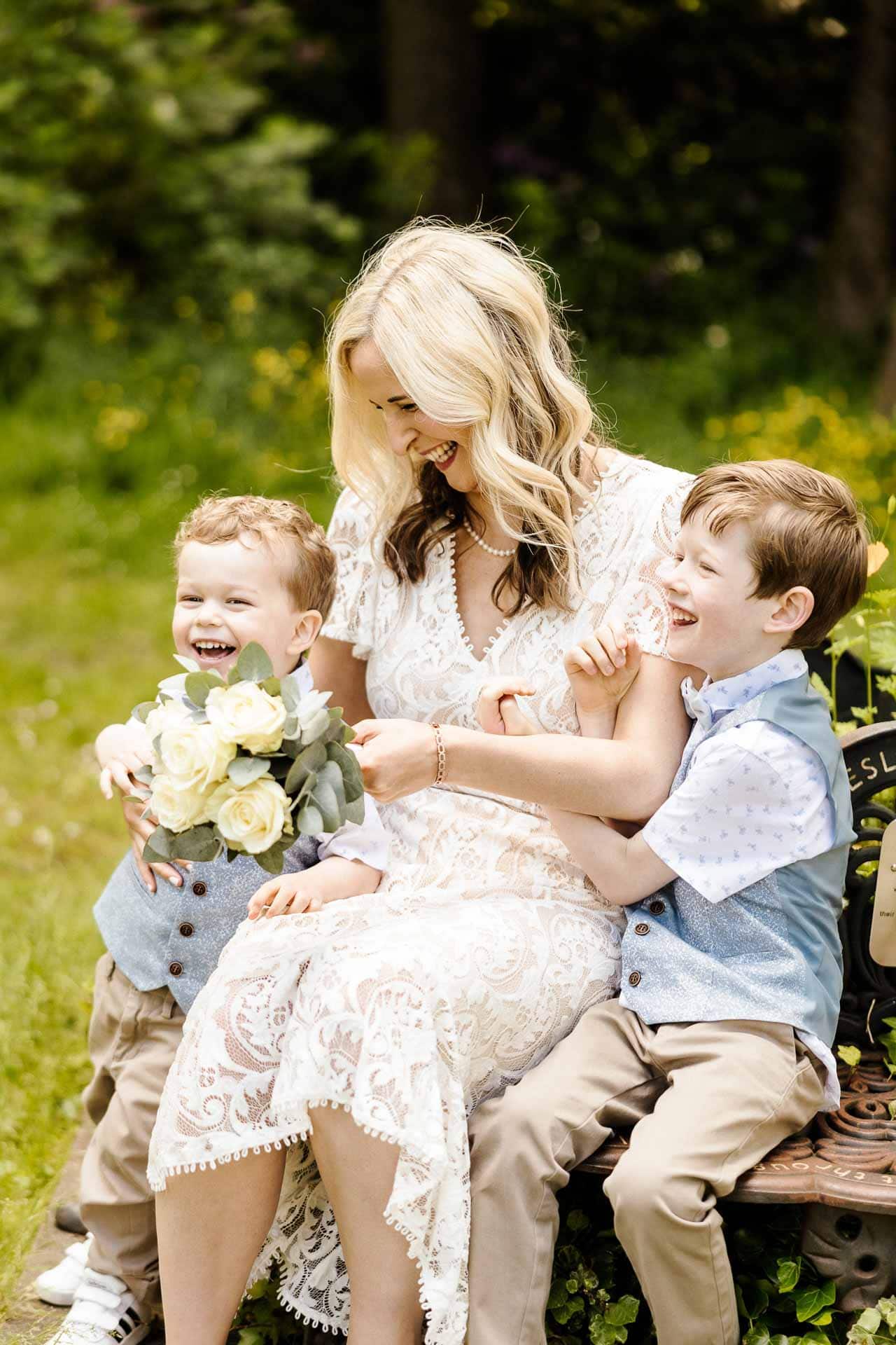 roe green worsley family photographer for mini family photoshoot sessions