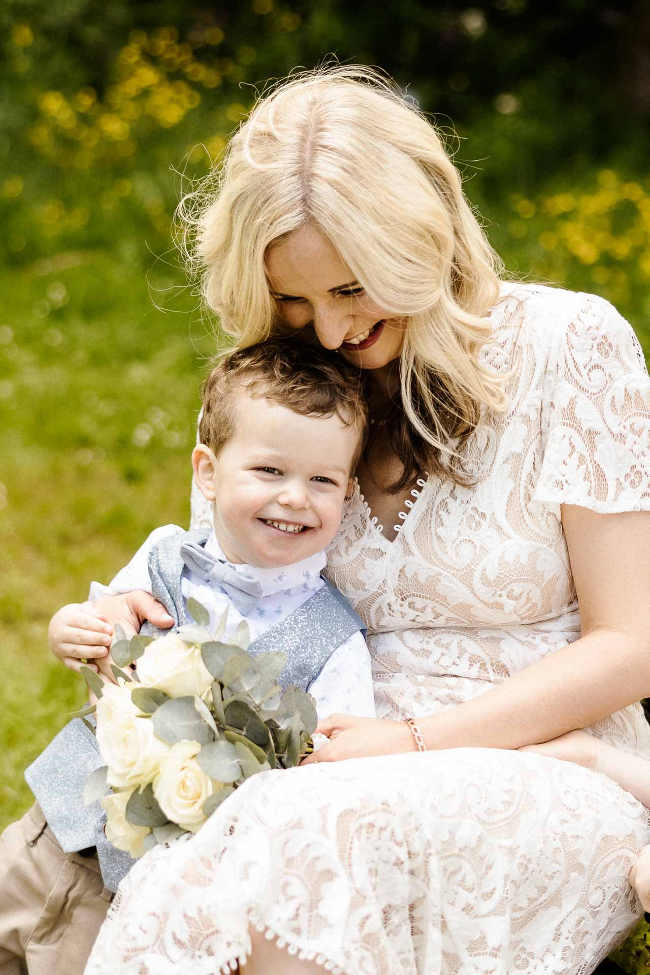 roe green worsley family photographer for mini family photoshoot sessions