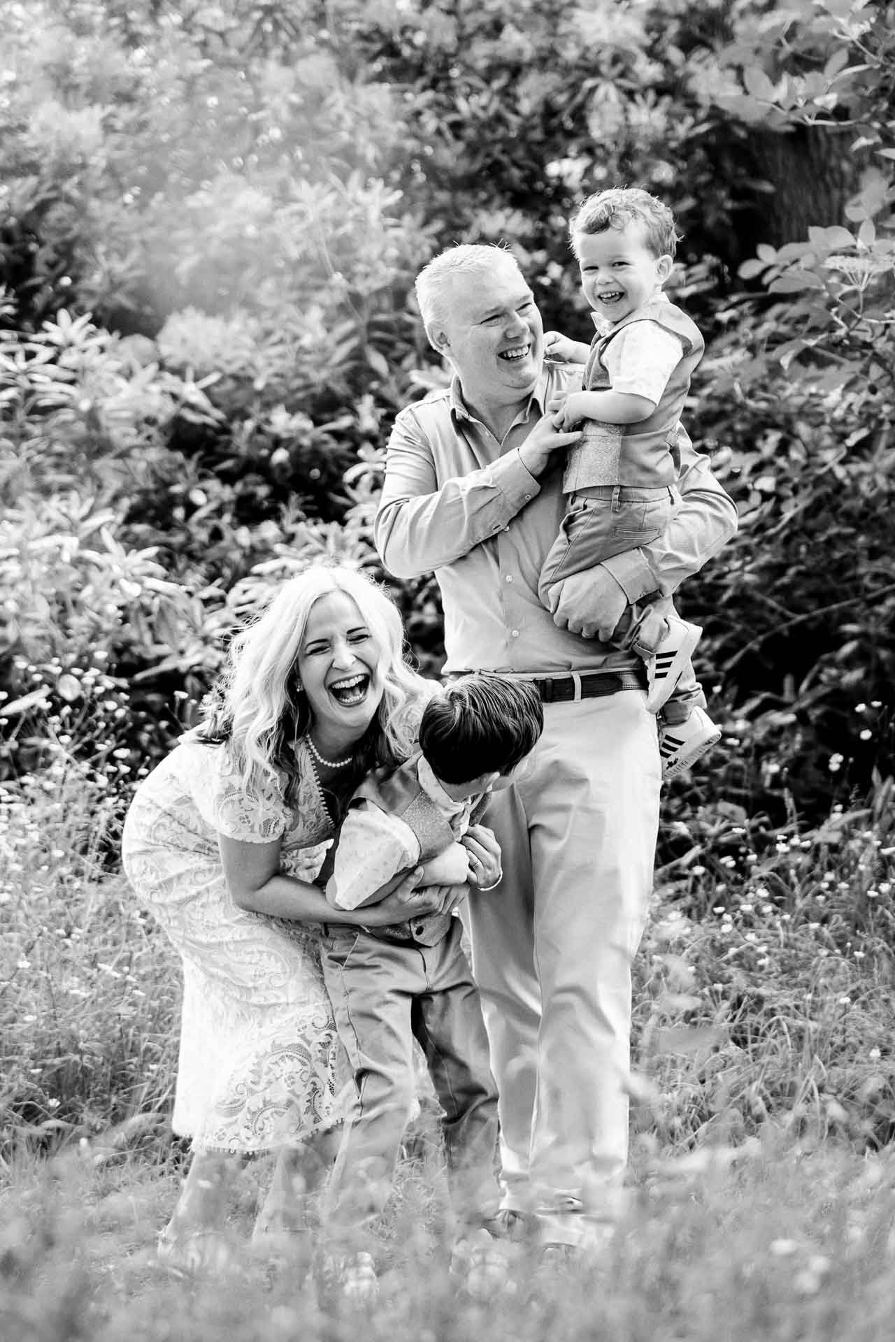 roe green worsley family photographer for mini family photoshoot sessions