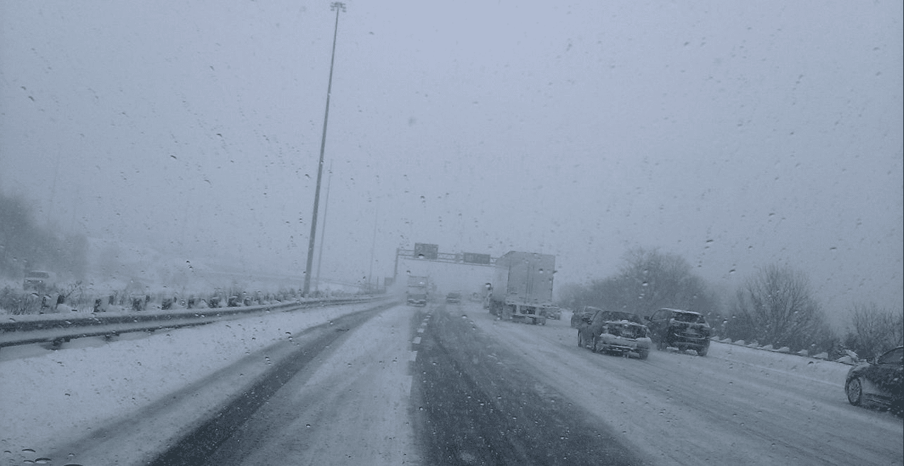 Heavy snow slams west GTA for morning commute but weekend warms up