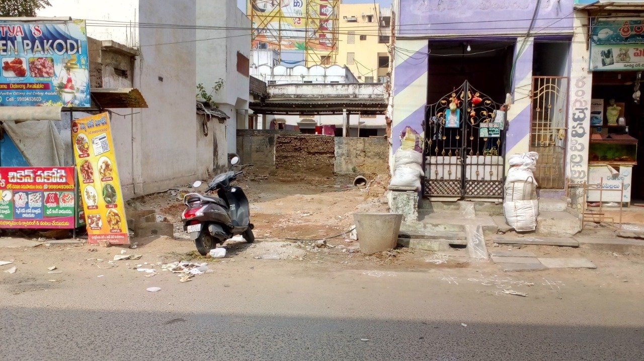 Commercial site for sale in RR Pet Eluru near DFC.