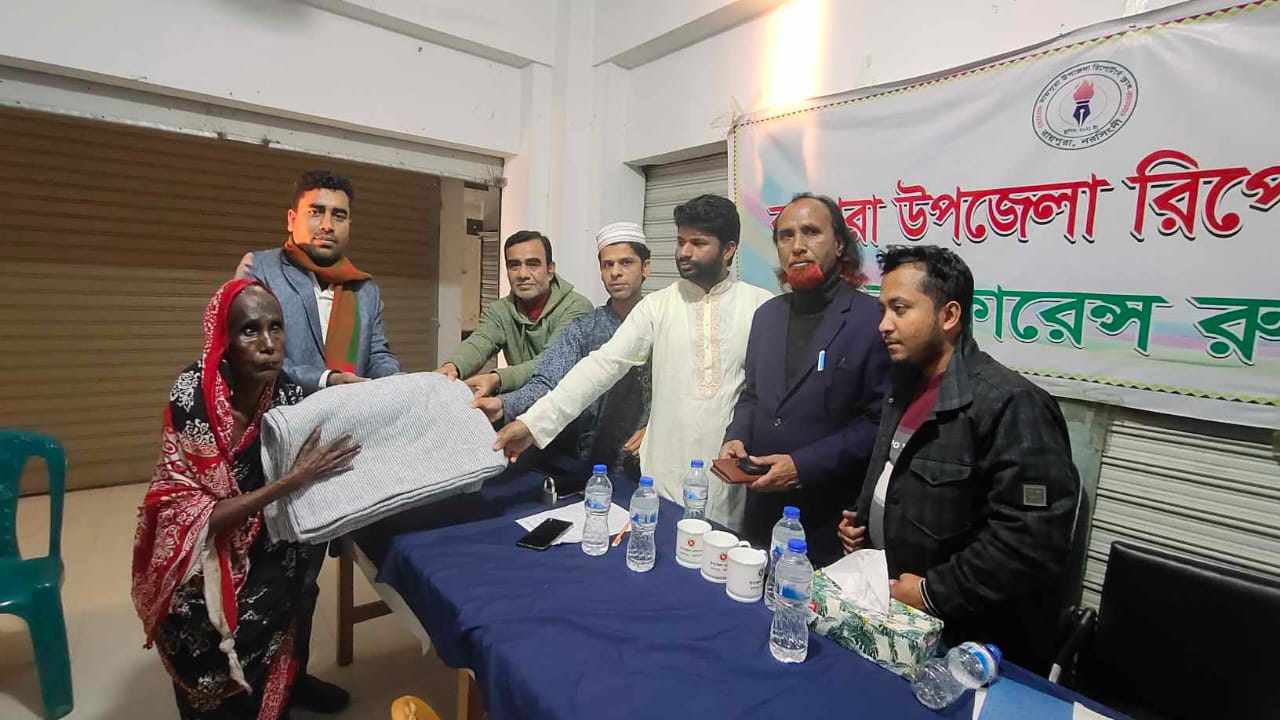 রায়পুরা উপজেলা রিপোর্টার্স ক্লাবের উদ্যোগে শীতার্তদের মাঝে কম্বল বিতরণ