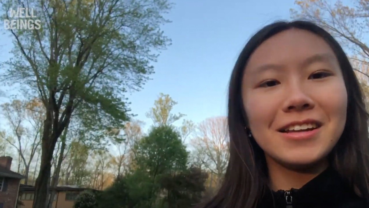 A walk a day keeps bad thoughts away! Use Jada’s sunset walk as an inspiration to press the pause button today to get outside and switch gears.