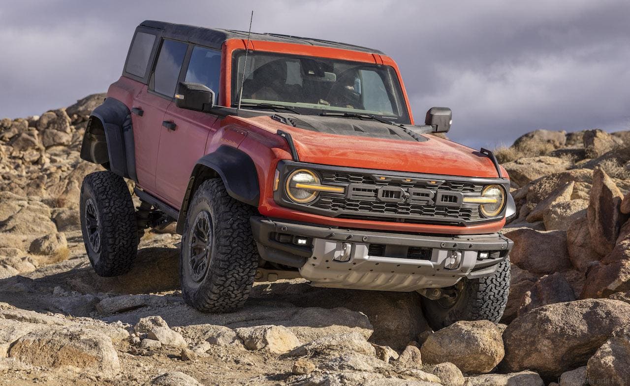 Ford auto