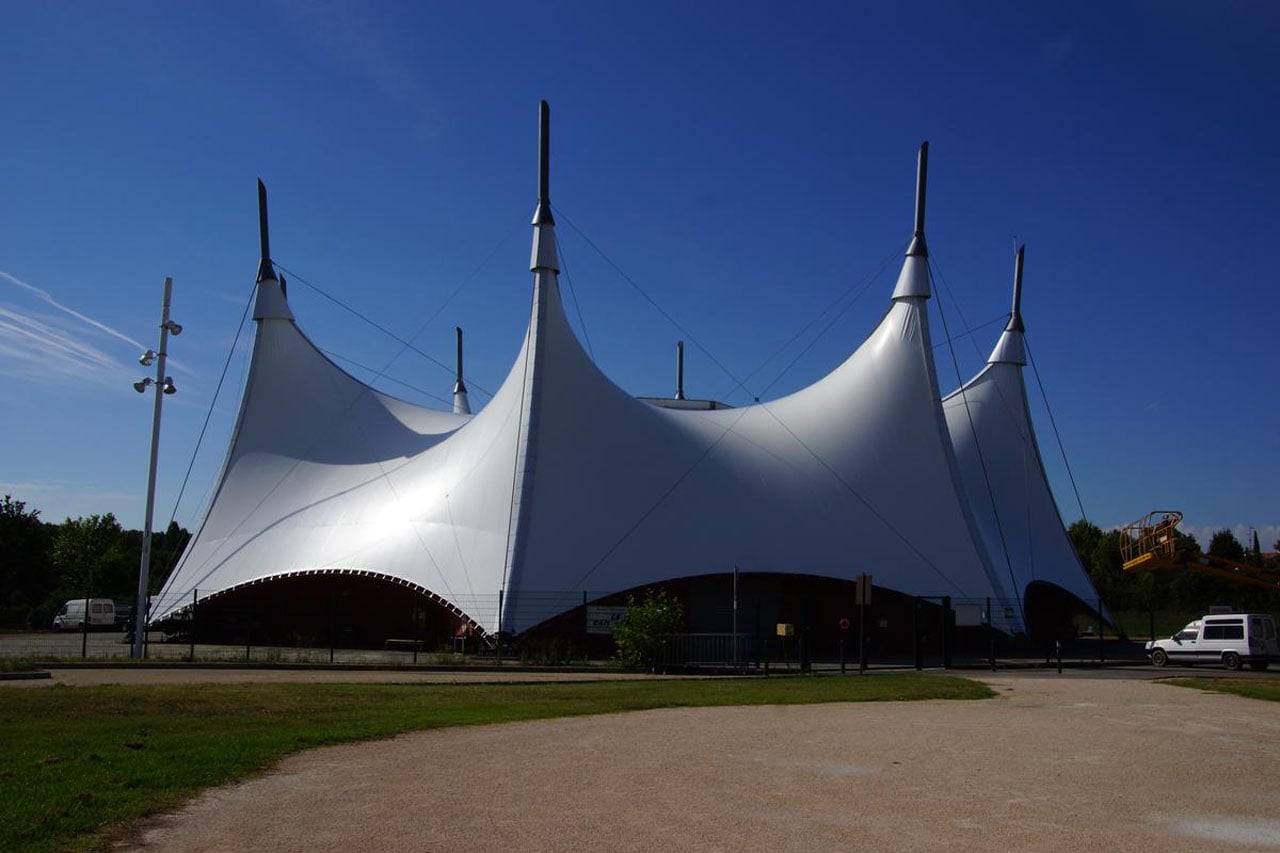 kanopi membrane, puncak, arsitektur modern