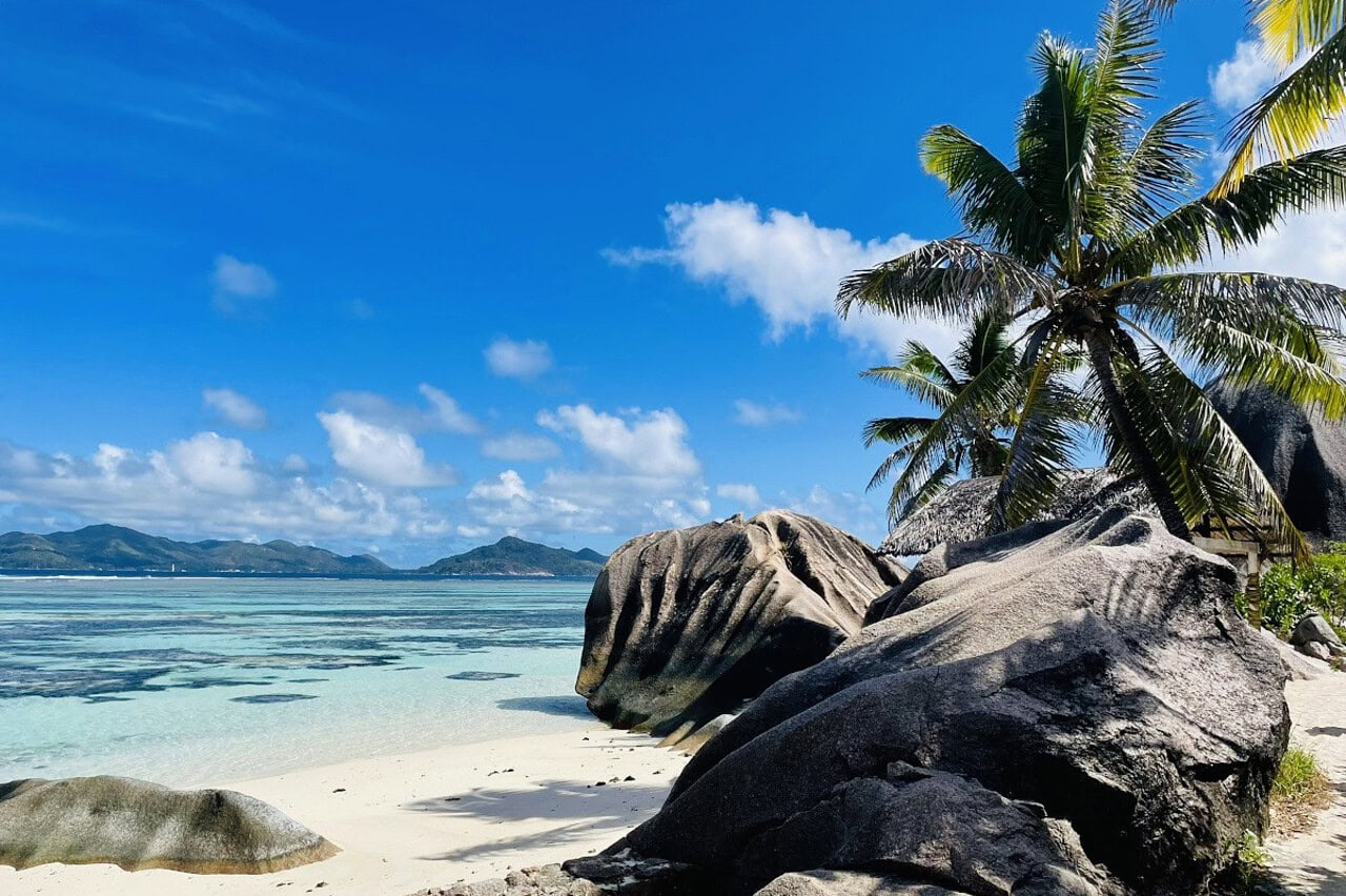 anse_source_dargent_sechelles_la_digue View of anse source d'argent in La Digue, one of the most beautiful beaches to see during a Seychelles honeymoon trip