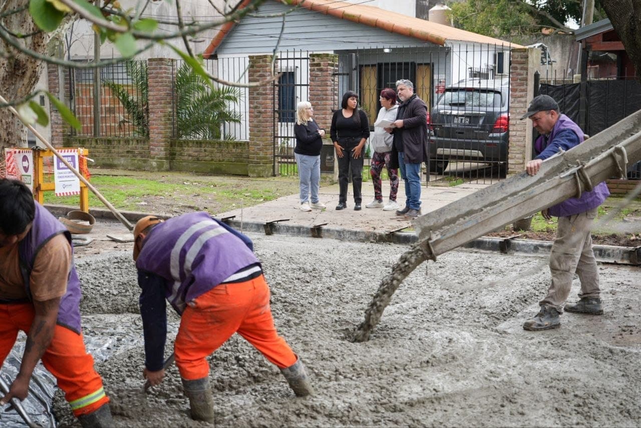 En este momento estás viendo Avanzan los trabajos de bache en Quilmes Oeste