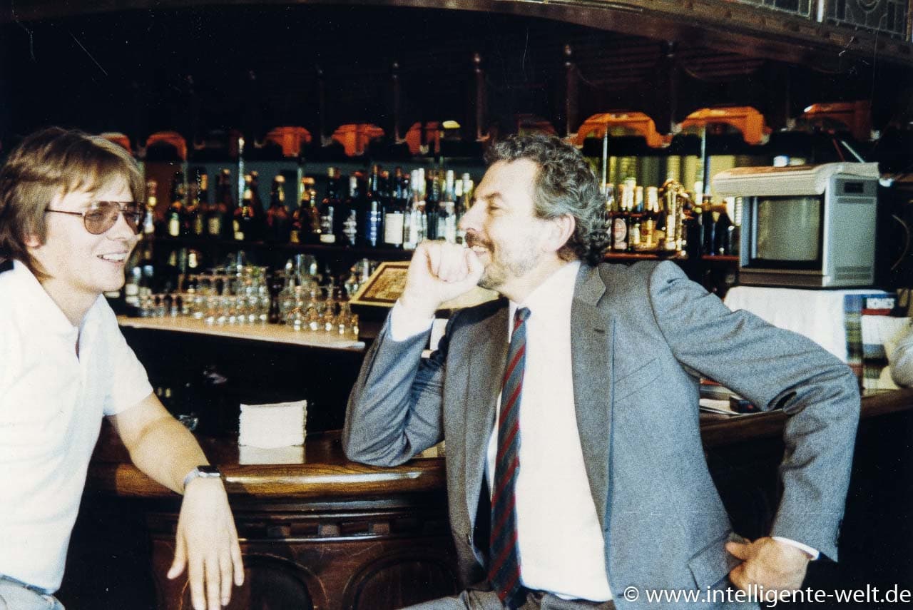 Nolan Bushnell und Christian Spanik im Lion & Compass ((Foto: privat)