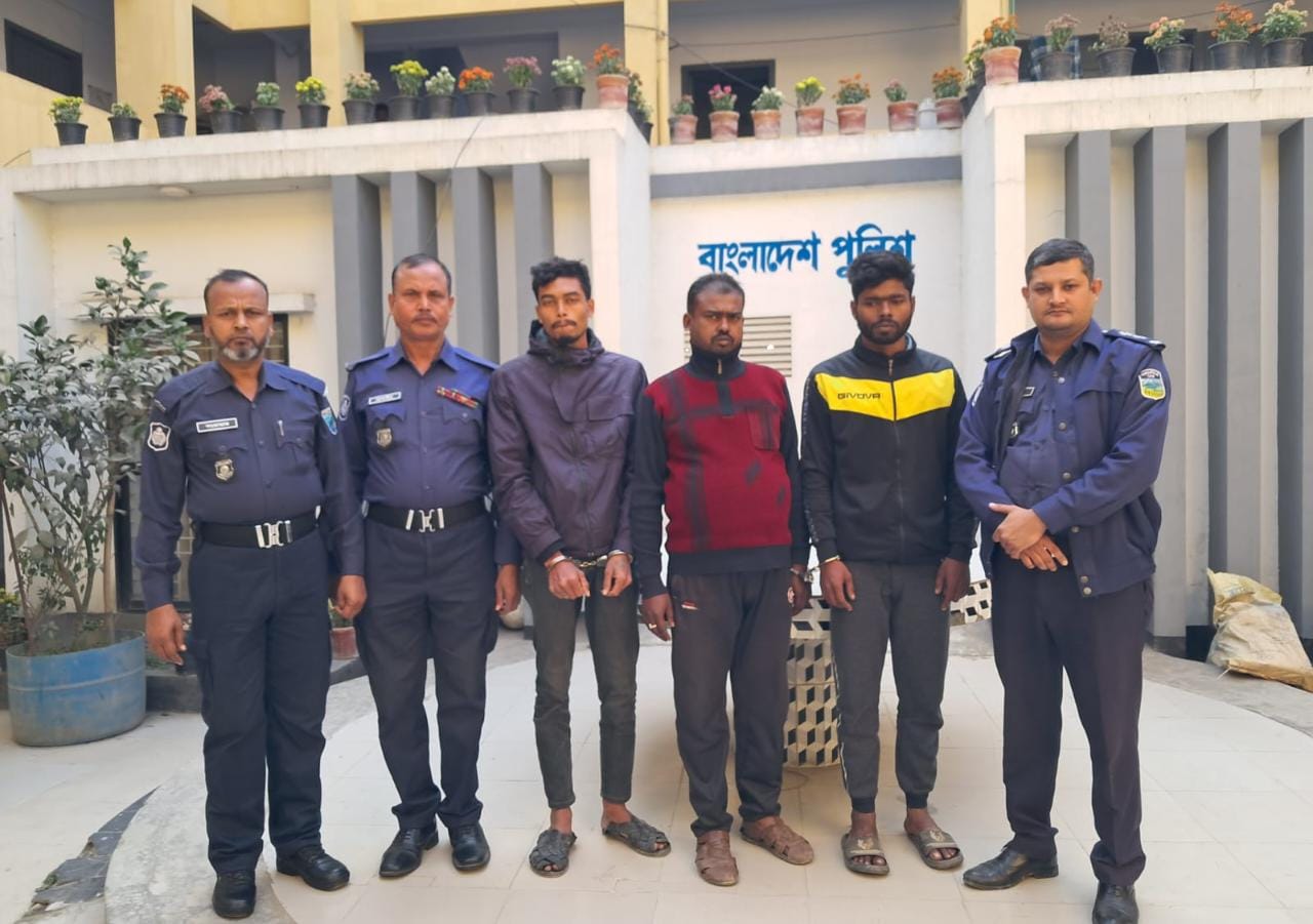 শাওন হত্যার ২৪ ঘন্টায় কোতোয়ালী পুলিশের অভিযানে মুলহোতাসহ ৩ জন গ্রেফতার
