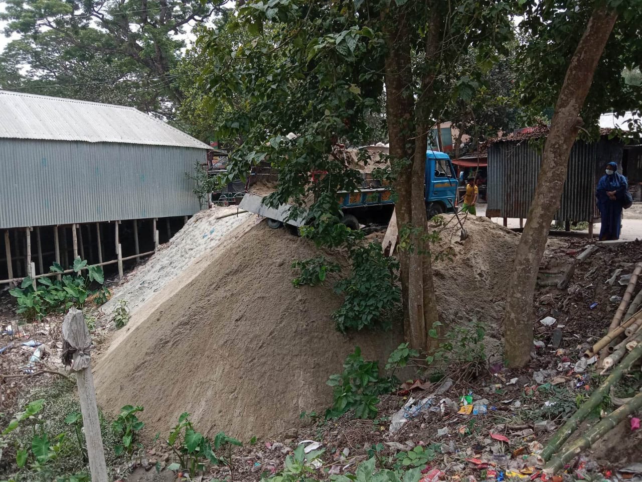 অবৈধ দখল ও ভরাট হয়ে যাচ্ছে নয়নঝুলির সর্বশেষ অংশটুকুও!