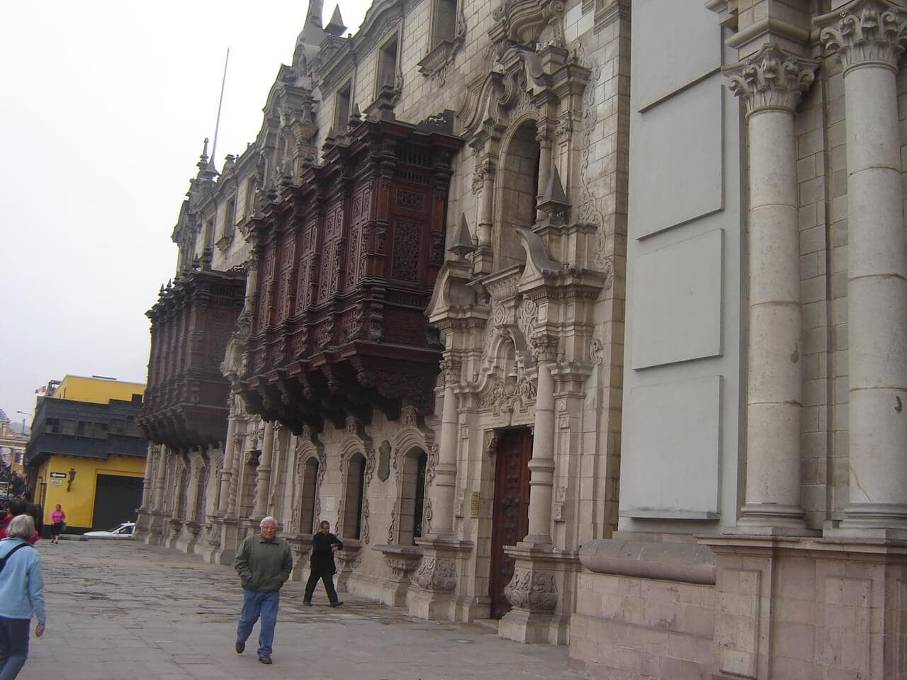 Balcões de Madeira