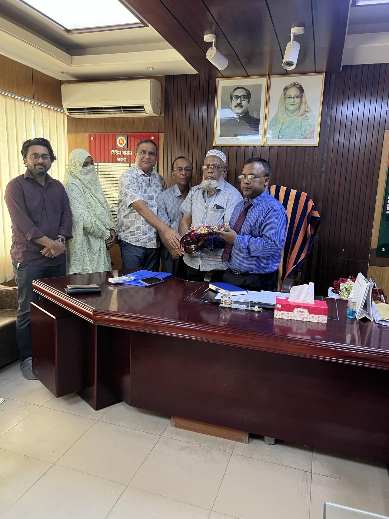মাগুরায় নবাগত সিভিল সার্জনকে অভ্যর্থনা জানালেন স্থানীয় বেসরকারি  সার্জনরা