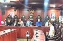 Komisi lll DPR meminta pihak kepolisian dan Bank Mandiri segera memulihkan akses rekening tersebut.