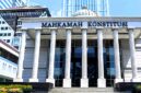Mahkamah Konstitusi (MK) melalui Putusan Nomor 62/PUU-XXII/2024 menghapus ketentuan presidential threshold sebagaimana diatur dalam Pasal 222 Undang-Undang Nomor 7 Tahun 2017 tentang Pemilu.